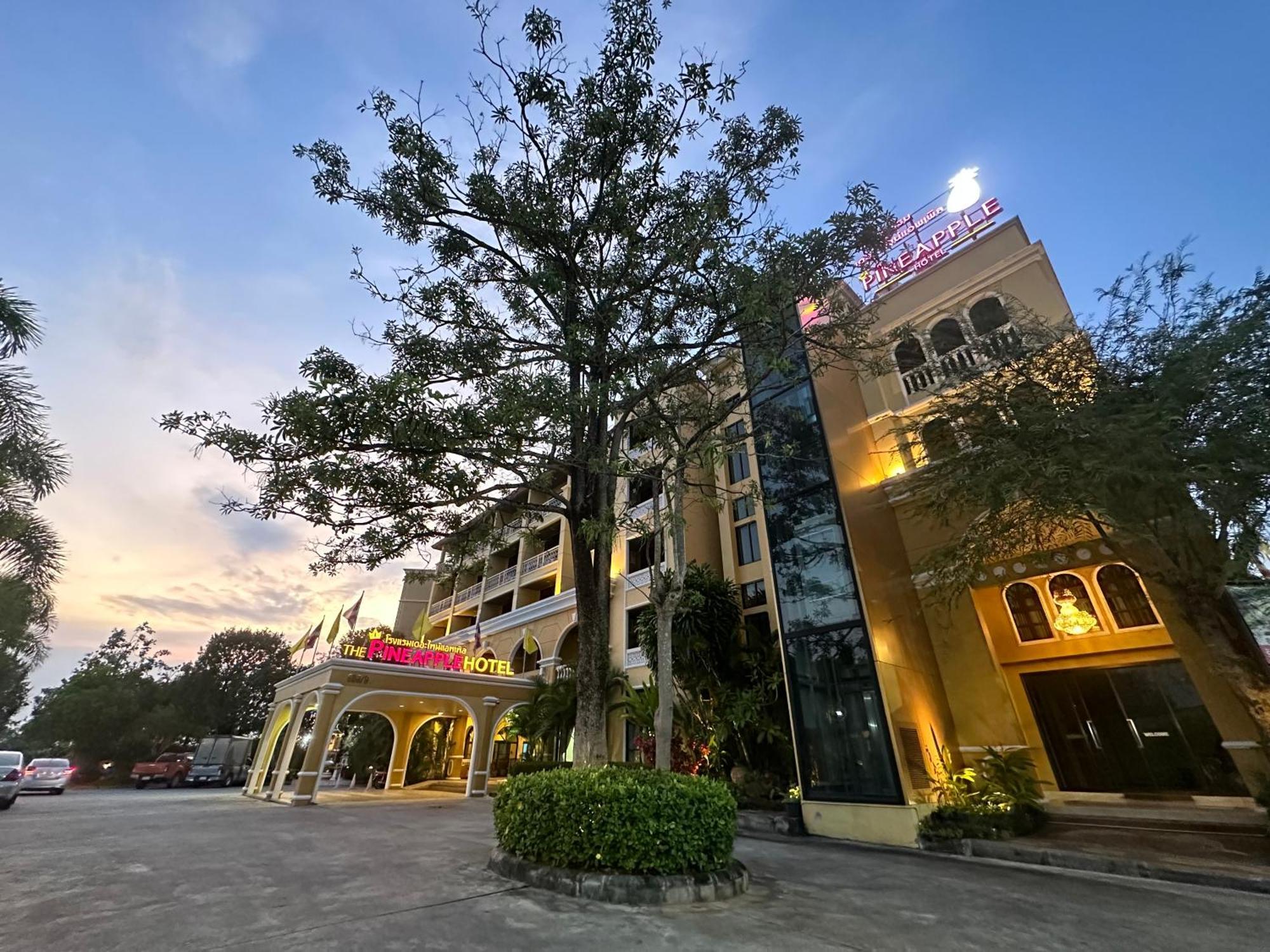 The Pineapple Hotel Krabi Ngoại thất bức ảnh